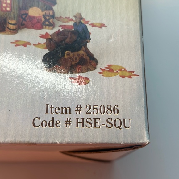 Vintage Harvest Bounty 5 Piece Porcelain Lighted House Set The Squire’s Barn - Picture 4 of 5